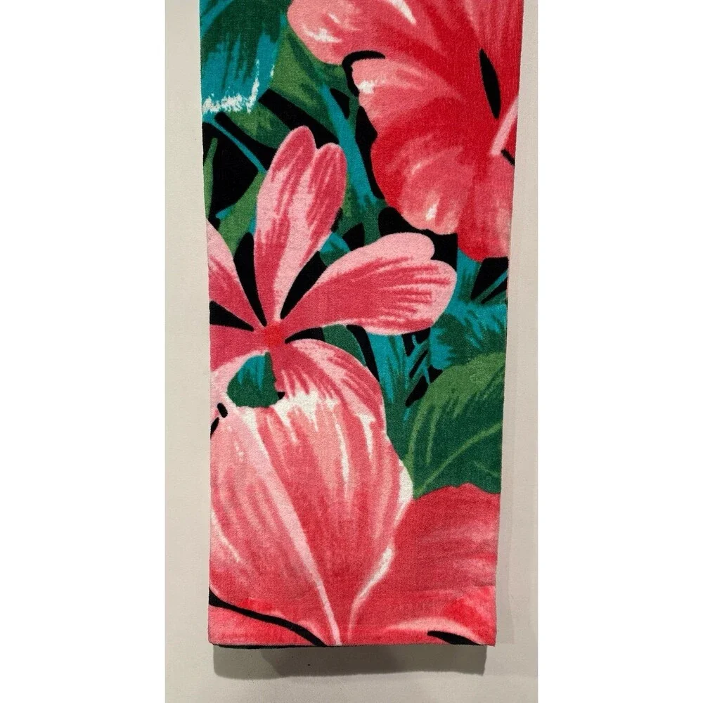 BETSEY JOHNSON BEACH TOWEL- Floral